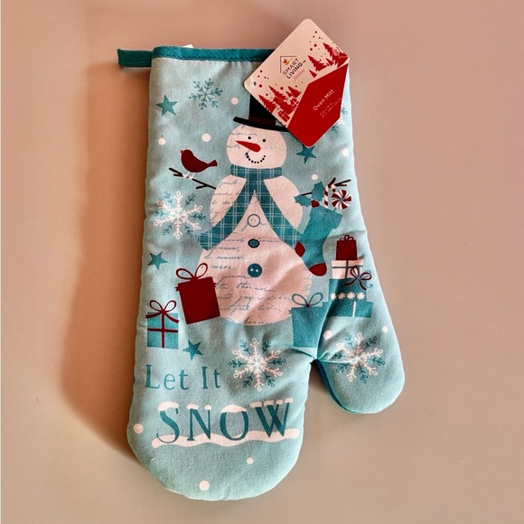Christmas Snowman oven mitts -Two- Tags on - no flaws- Have not been used. - Picture 2 of 5